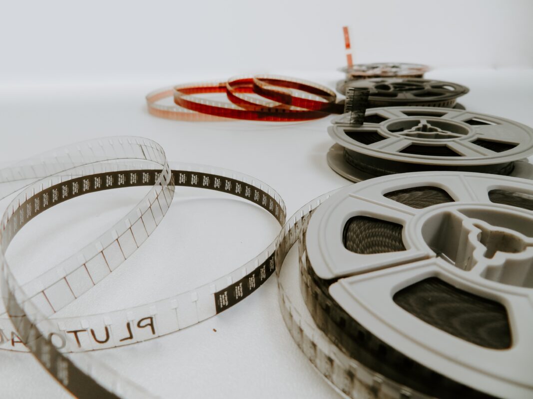 Học ngoại ngữ qua phim ảnh: Phương pháp học tập thú vị và hiệu quả năm 2023